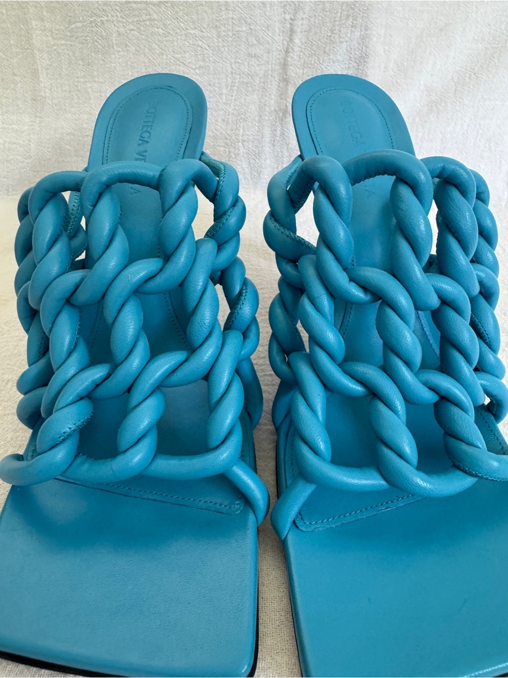 Bottega Veneta Turquoise Braided Leather Knot Mules - Picture 5 of 7